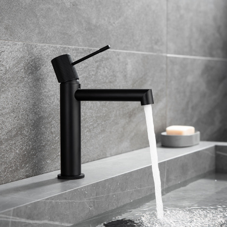 Смеситель для раковины Vincea Desire VBF-1D1MB однорычажный, черный Смеситель для раковины Vincea Desire VBF-1D1MB однорычажный, черный