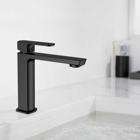 Смеситель для раковины Vincea Next VBF-1N1MB однорычажный, черный Смеситель для раковины Vincea Next VBF-1N1MB однорычажный, черный