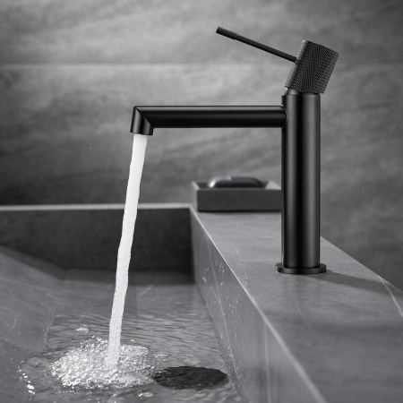 Смеситель для раковины Vincea Desire VBF-1D1MB однорычажный, черный Смеситель для раковины Vincea Desire VBF-1D1MB однорычажный, черный