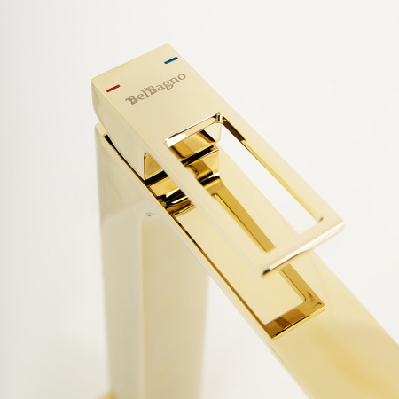 Смеситель для раковины BelBagno Luce LUC-LMC-ORO-W0 Золото Смеситель для раковины BelBagno Luce LUC-LMC-ORO-W0 Золото