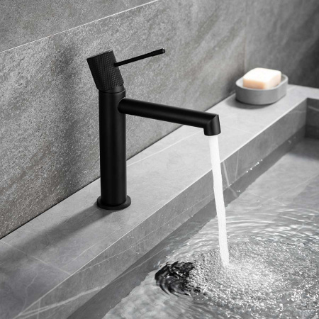 Смеситель для раковины Vincea Desire VBF-1D1MB однорычажный, черный Смеситель для раковины Vincea Desire VBF-1D1MB однорычажный, черный