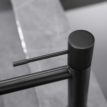 Смеситель для раковины Vincea Desire VBF-1D1MB однорычажный, черный Смеситель для раковины Vincea Desire VBF-1D1MB однорычажный, черный