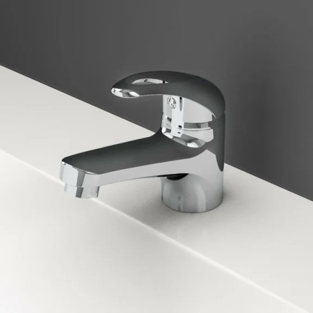 Смеситель для раковины Dorff Comfort D8021000 Хром Смеситель для раковины Dorff Comfort D8021000 Хром